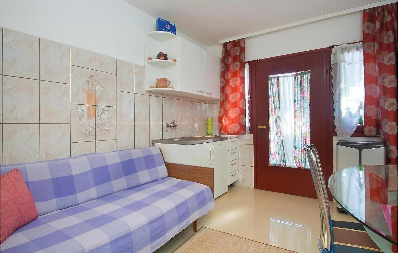 PUY Cozy Studio In Valtursko Polje With Kitchen 아파트 크로아티아
