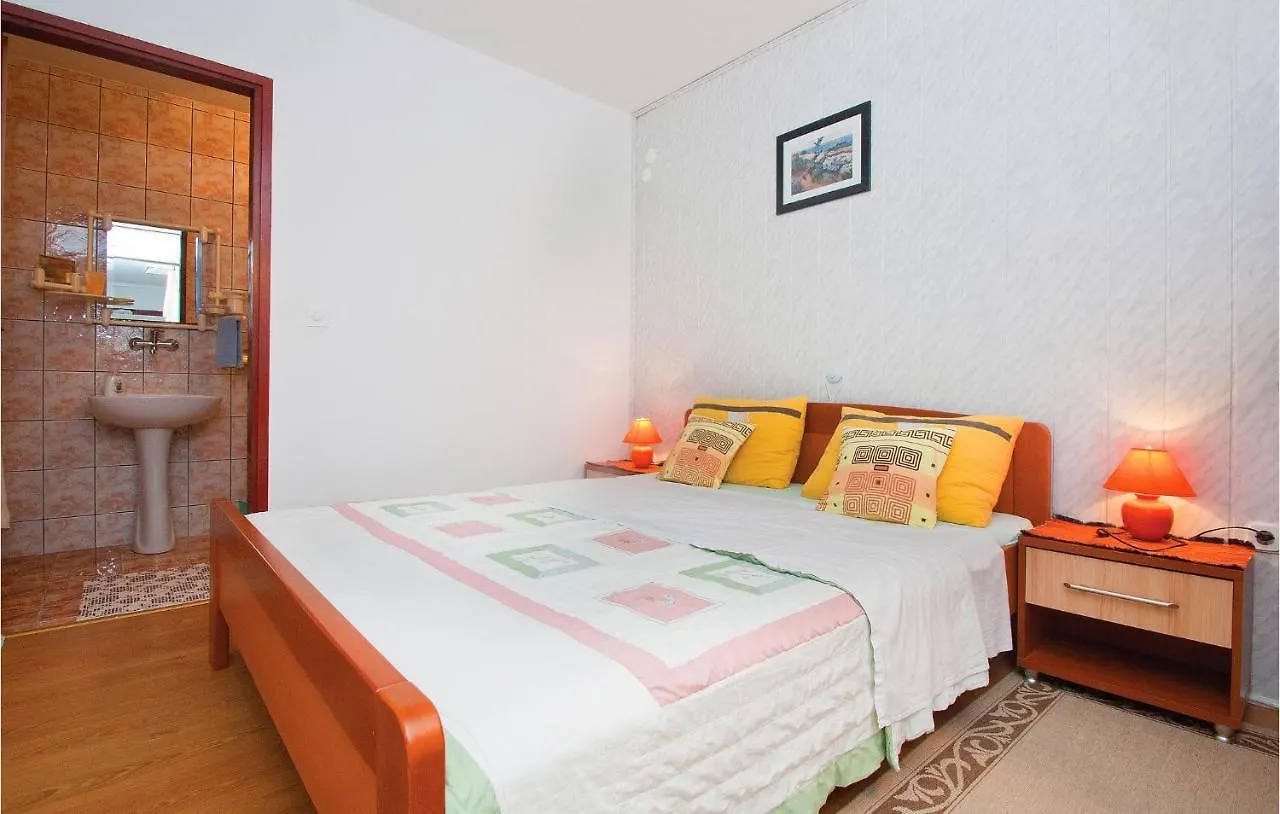 Ferienwohnung Cozy Studio In Valtursko Polje With Kitchen Pula 0*,  Kroatien